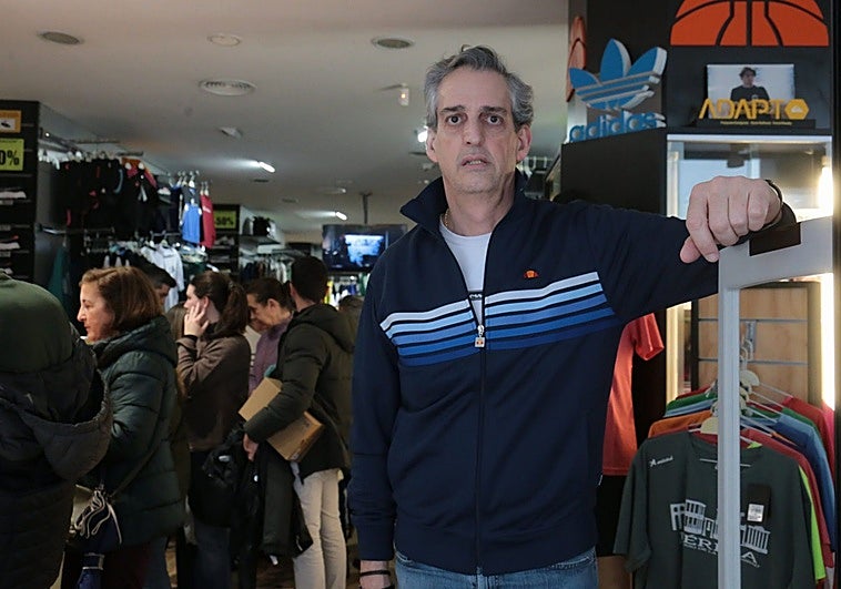 El comercio local cierra tiendas de venta al público por el empuje de Internet